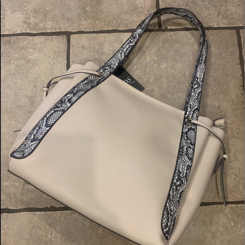 Tote snakeskin